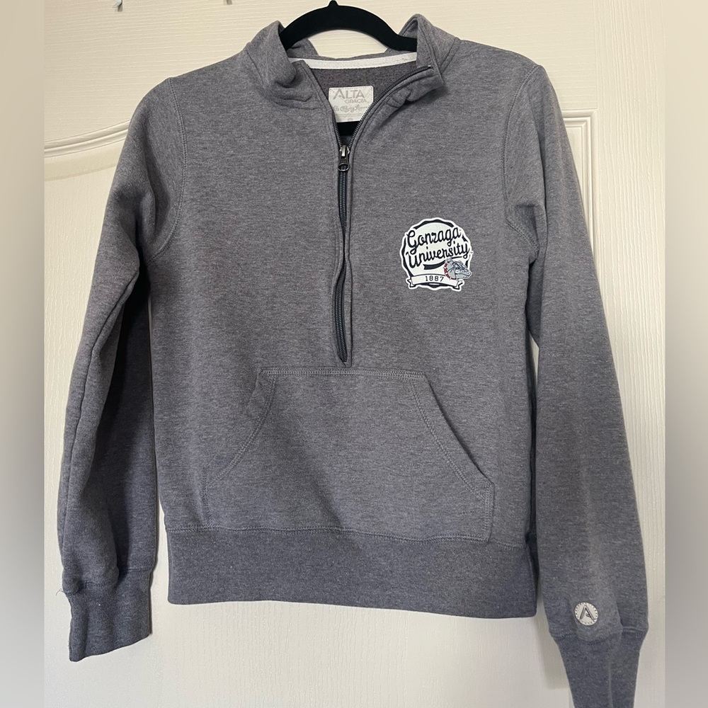 Alta Gracia Gonzaga Bulldogs 1/4 Zip Pullover Small Preppy Collegiate cozy fit